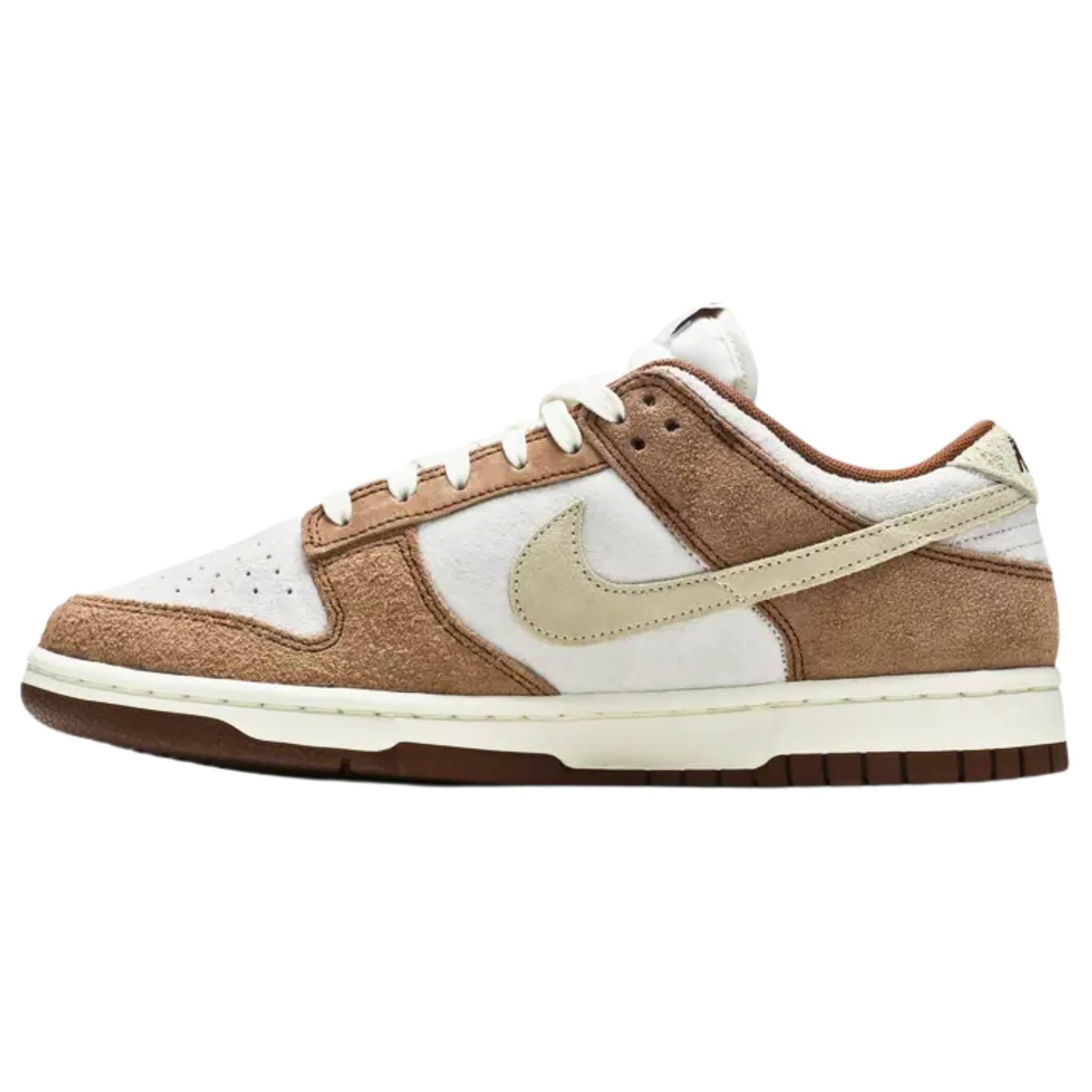The Nike Dunk Low ‘Medium Curry’ features a suede upper in warm, autumnal tones, with a cream base and curry brown overlays at the toe and heel. The Fossil-colored Swoosh and heel tab, adorned with classic Nike branding, add a striking contrast. The low-top sits on a durable rubber cupsole, equipped with a grippy traction pattern inspired by the Air Jordan 1, offering excellent stability and performance.
